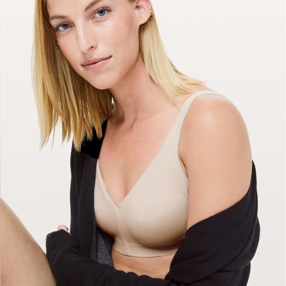Lululemon Like Nothing Bra
Barely Beige 32DD Seamless Nude $68 Ultralu t shirt - Picture 1 of 8